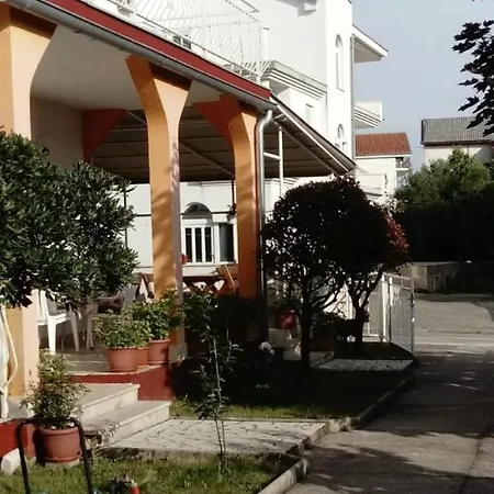 Haus Silvia Guest house